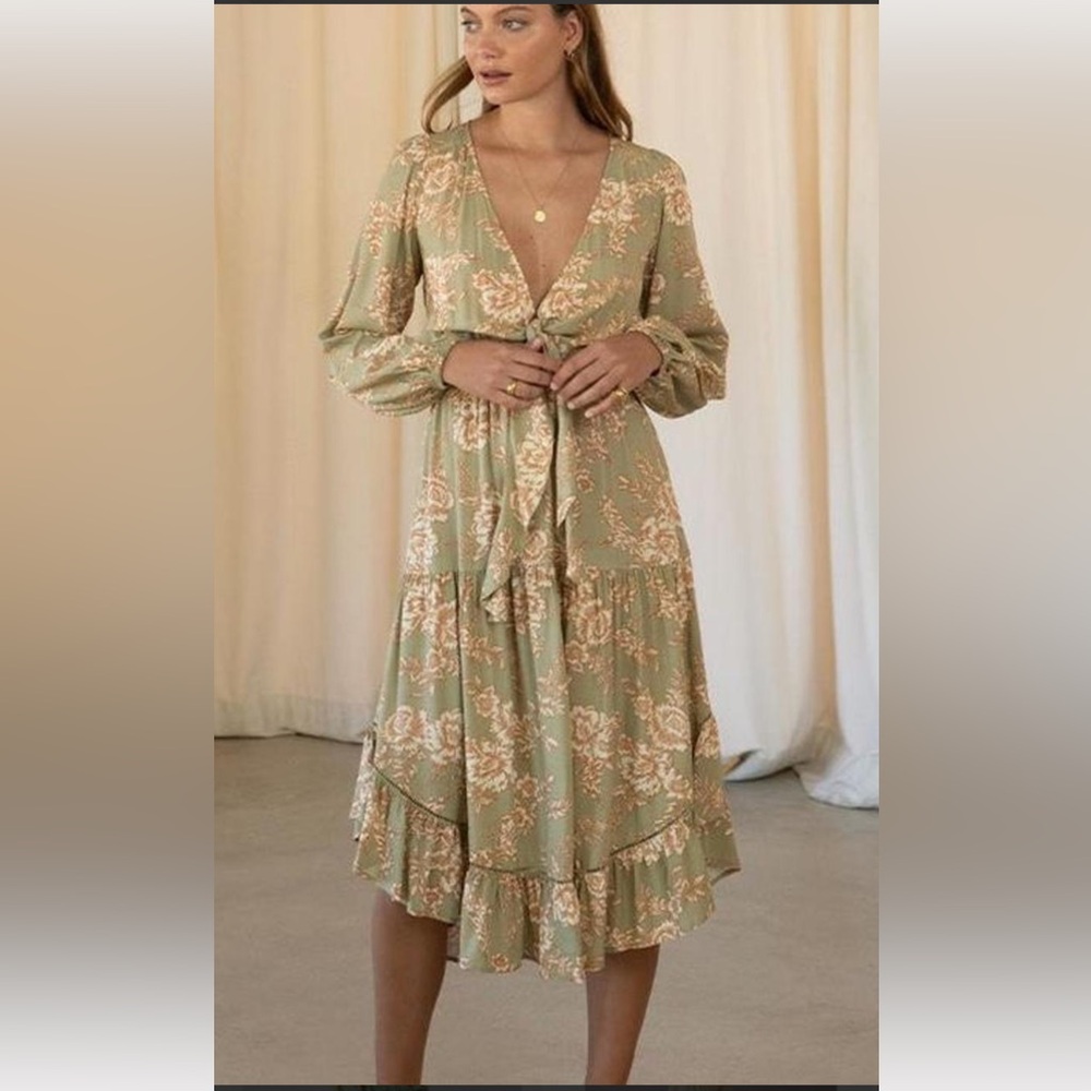 Kivari Sage Floral Midi Dress